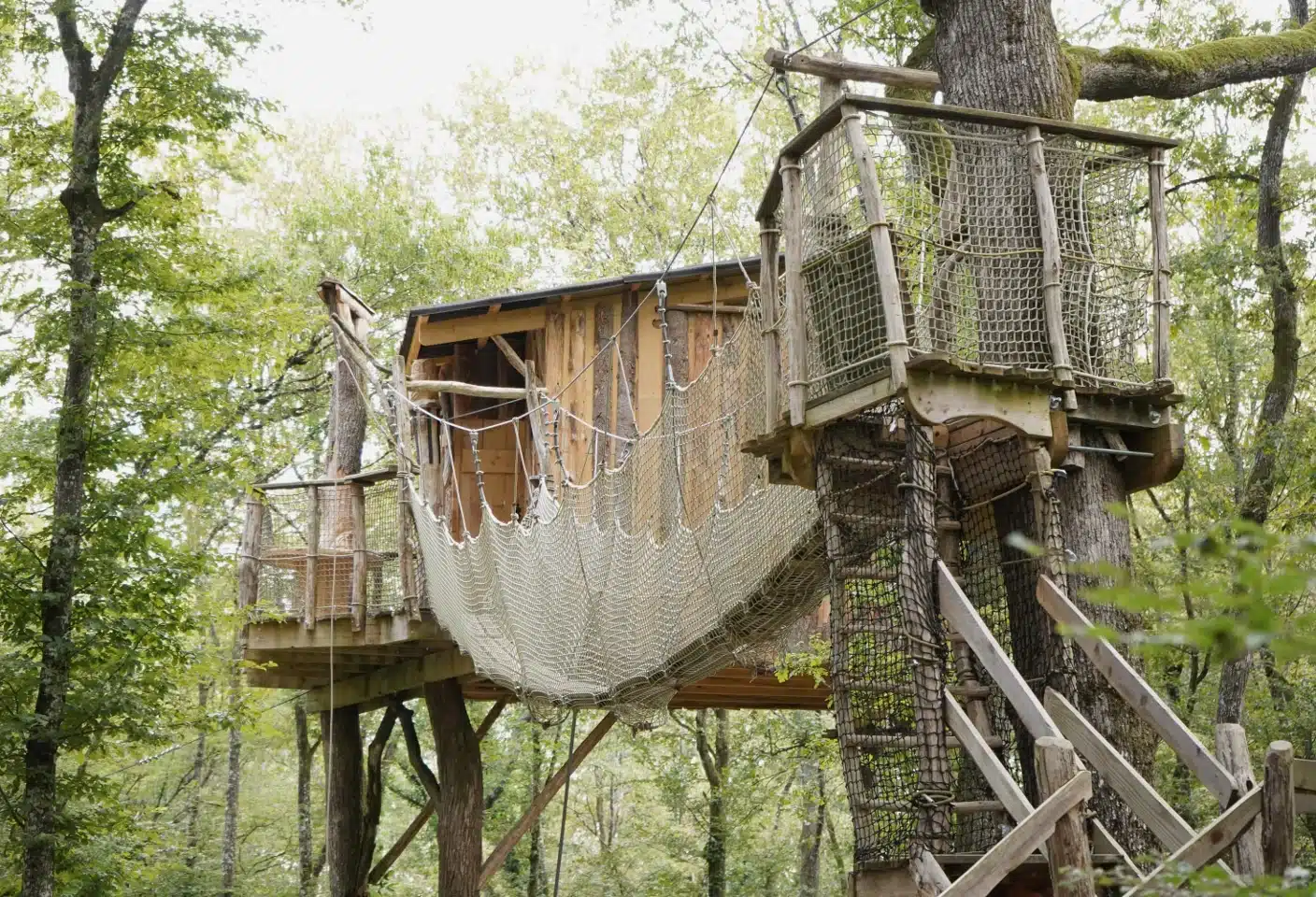 Cabanes du Bois Clair Jura Insolite